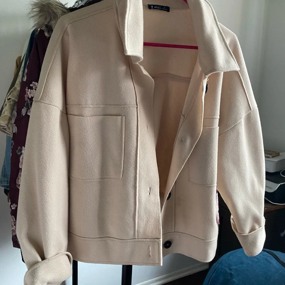 Light jacket- - Picture 3 of 8